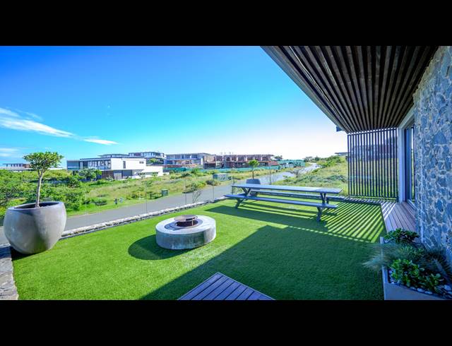5 BEDROOM HOUSE FOR SALE IN ZULULAMI LUXURY COASTAL ESTATE